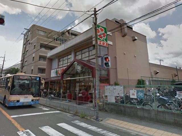 スーパー　ライフ　岡町店（スーパー）まで582m
