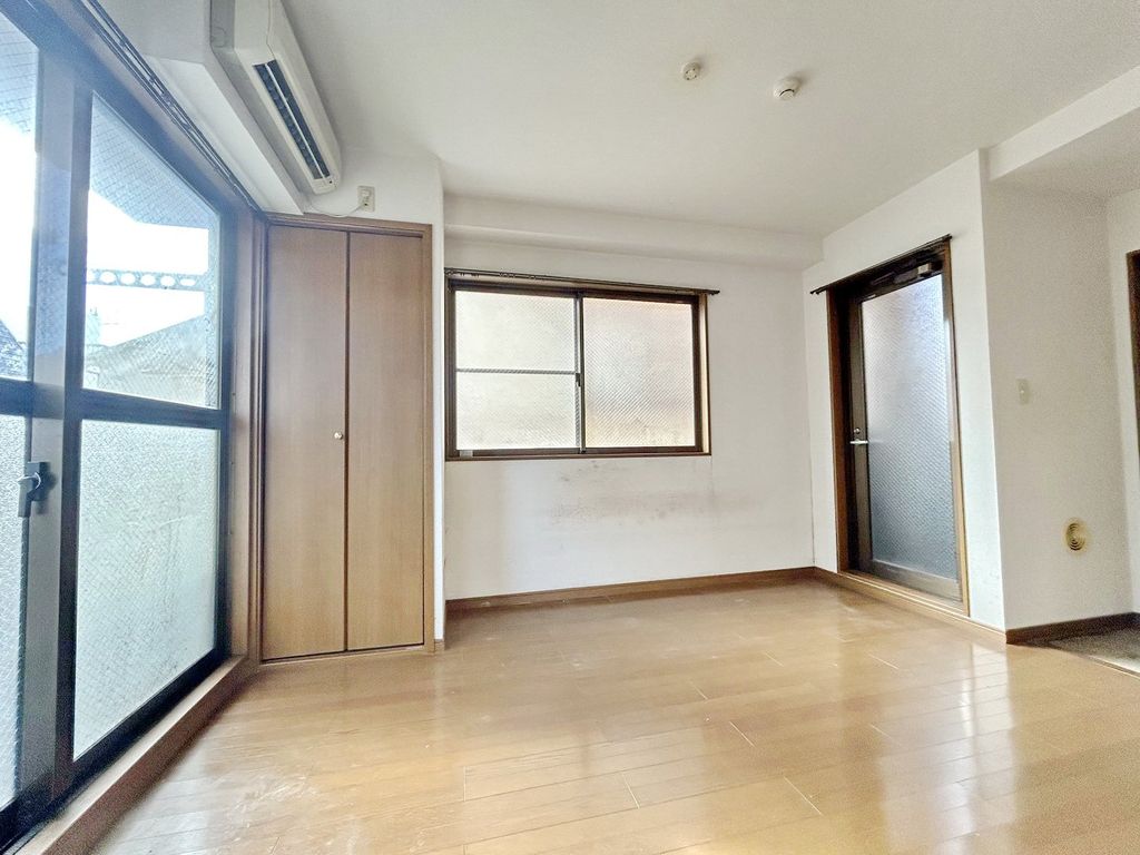 その他部屋・スペース　※同お建物の同フロア同間取りの反転部屋です。イメージです。