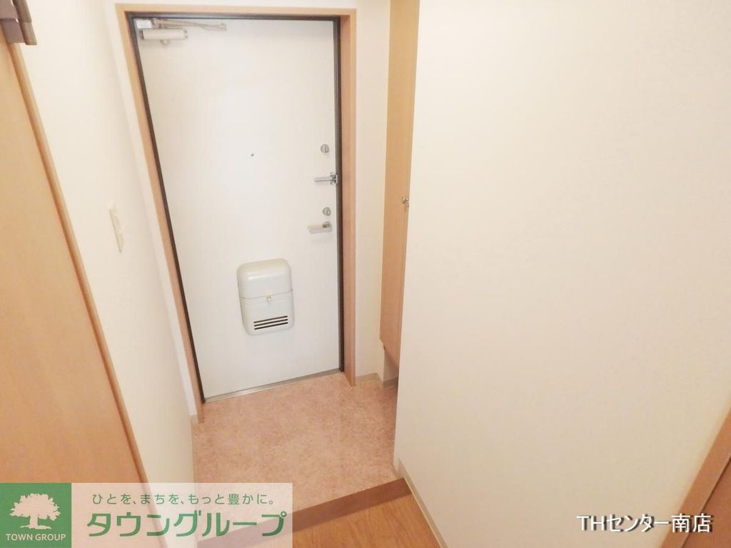 玄関　同物件別部屋写真