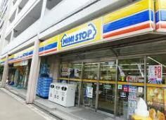 コンビニ　ミニストップ目黒本町店（コンビニ）まで221m