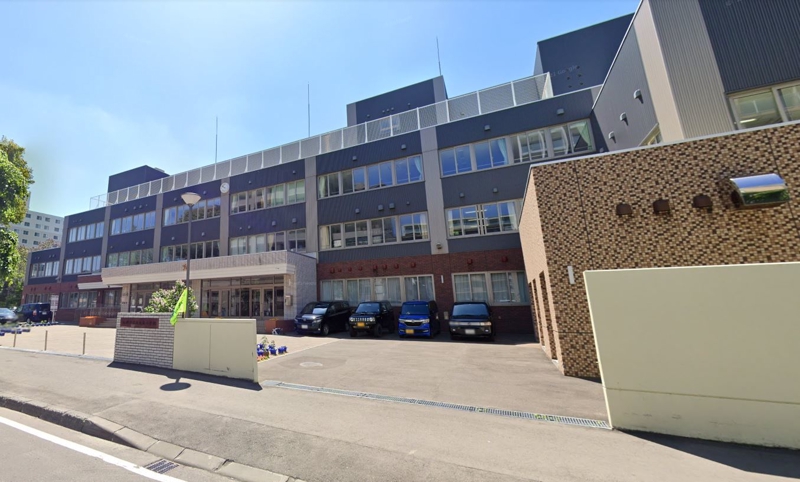 小学校　札幌市立北九条小学校（小学校）まで833m