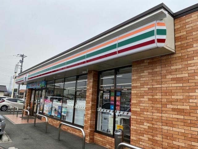 コンビニ　セブンイレブン前橋下沖町店（コンビニ）まで560m