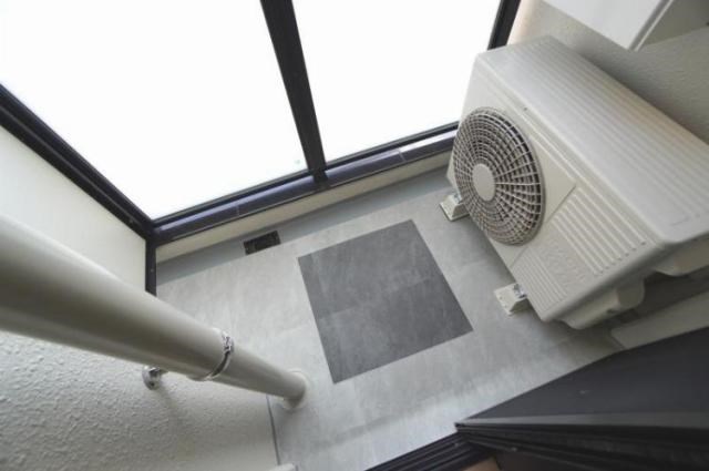 バルコニー　※入居中の為別部屋写真使用現状優先