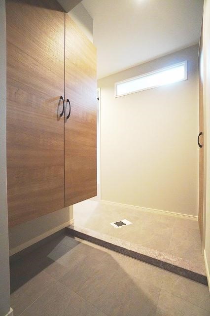 ロビー　※入居中の為別部屋写真使用現状優先
