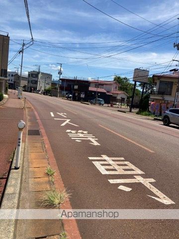 その他　前面道路（その他）まで0m