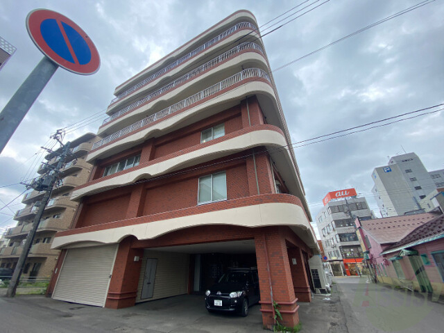 建物外観　札幌市北区麻生町「アルファスクエア麻生」
