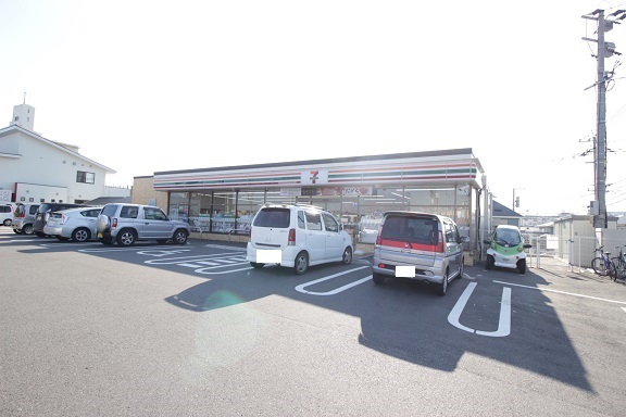 コンビニ　セブンイレブン八幡大浦１丁目店（コンビニ）まで260m