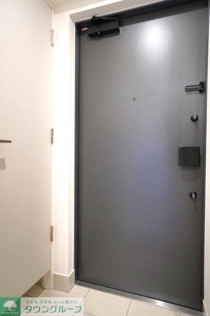 玄関　※写真は同タイプ住戸です。