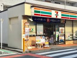 コンビニ　セブンイレブン足立柳原2丁目店（コンビニ）まで220m