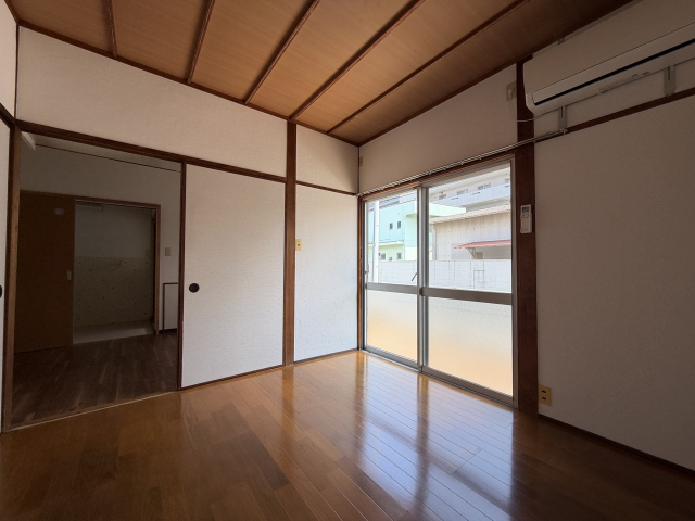 吉川荘の居間写真