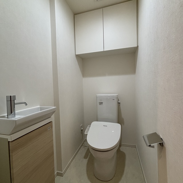 トイレ　※写真は同タイプ住戸です。