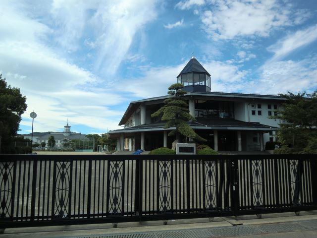 小学校　市立開智小学校（小学校）まで700m