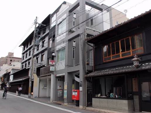 郵便局　京都新町蛸薬師郵便局（郵便局）まで97m