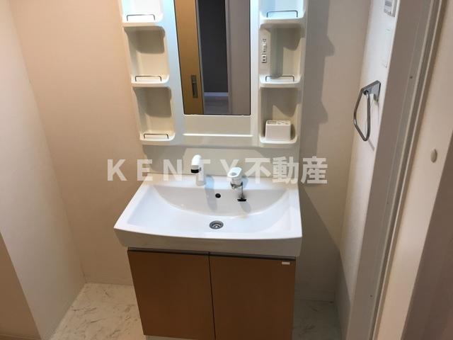 洗面設備　コンパクトで使いやすい洗面所