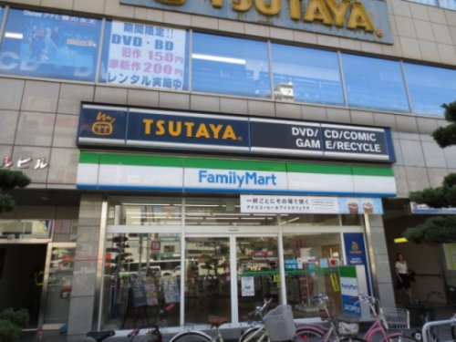 コンビニ　ファミリーマート 高速長田駅前店（コンビニ）まで304m
