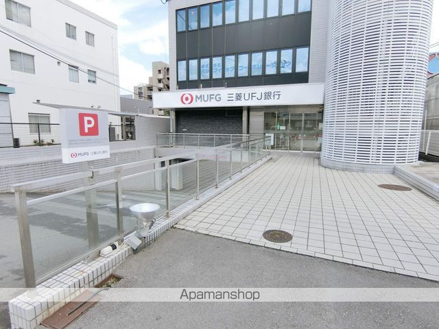 銀行　（株）三菱ＵＦＪ銀行／宇治大久保支店（銀行）まで593m