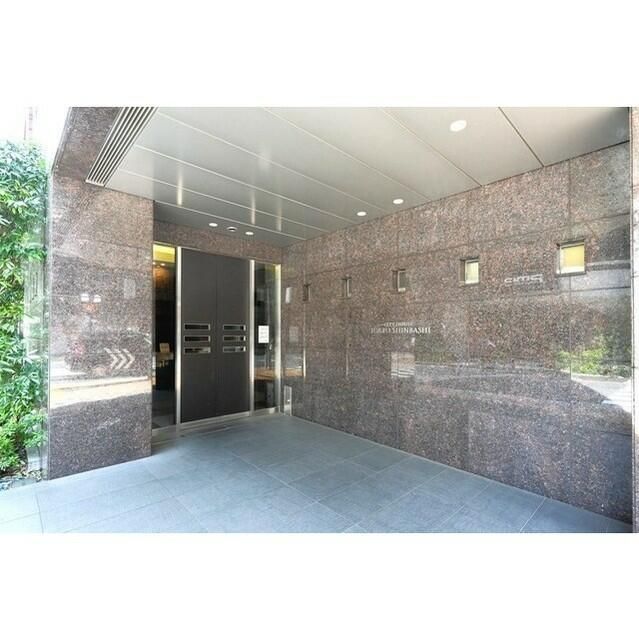 エントランス　建物の内部です