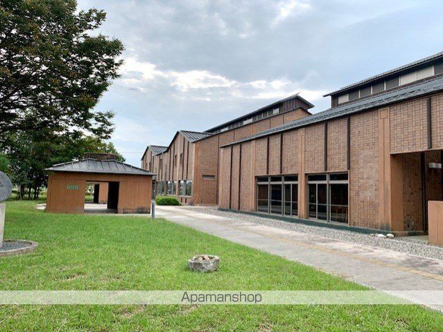図書館　東近江市立図書館能登川図書館（図書館）まで525m