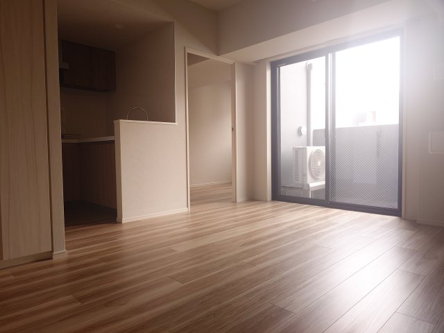居室・リビング　※別部屋の参考写真です。