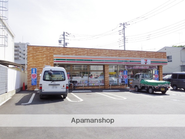 コンビニ　セブンイレブン（コンビニ）まで624m