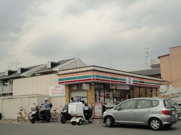 コンビニ　セブン-イレブン京都上桂宮ノ後町店（コンビニ）まで618m