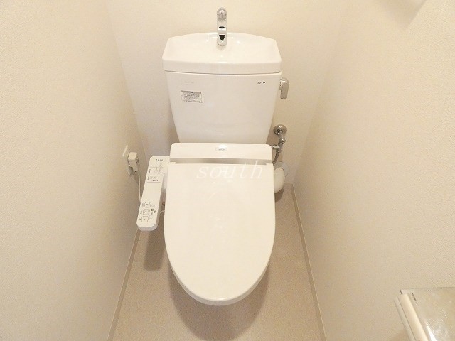 トイレ　ウォシュレット付きのトイレ