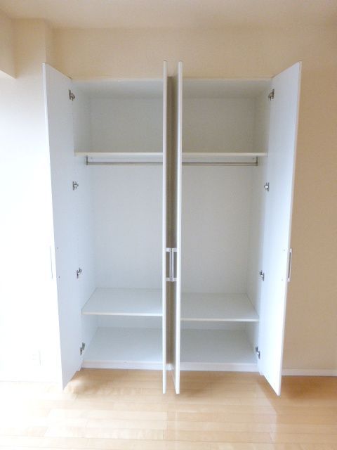 収納　写真は同タイプ住居です。