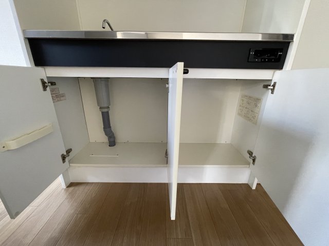 収納　キッチン下収納です