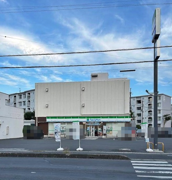 コンビニ　ファミリーマート 入間グリーンヒル店（コンビニ）まで731m