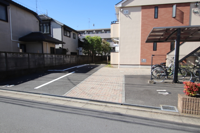 駐車場　★駐車場★（空き状況・使用料等詳細はご確認下さい）