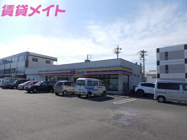 コンビニ　ミニストップ鈴鹿西条店（コンビニ）まで740m