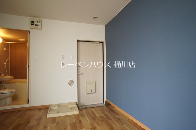 玄関　レーベンハウス桶川店へ　048-787-5511