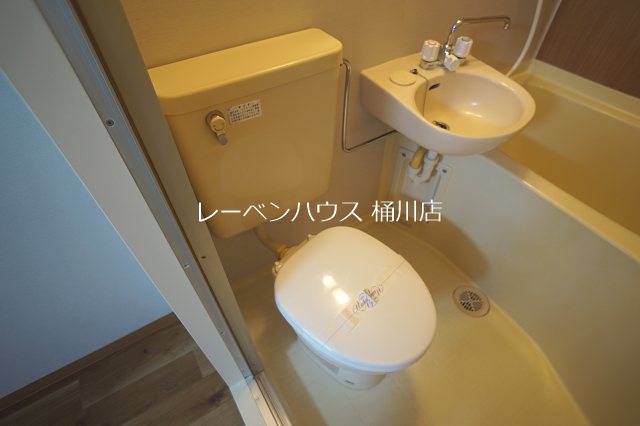 トイレ　レーベンハウス桶川店へ　048-787-5511