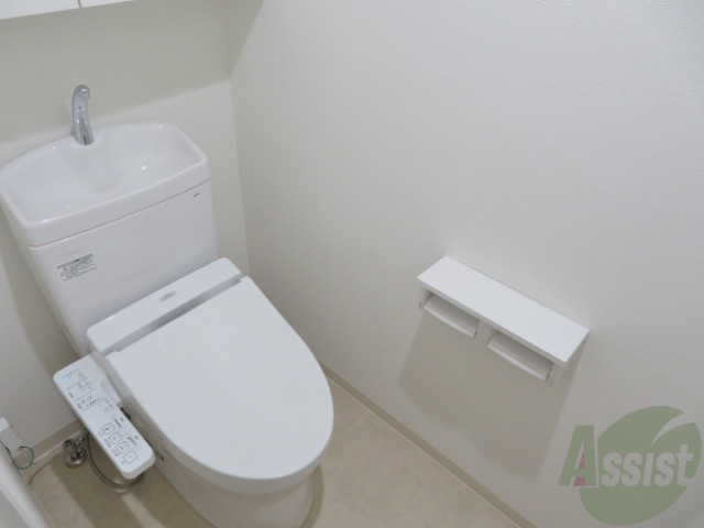 トイレ　ウォシュレット付きのトイレです。シャワートイレは日本の宝。