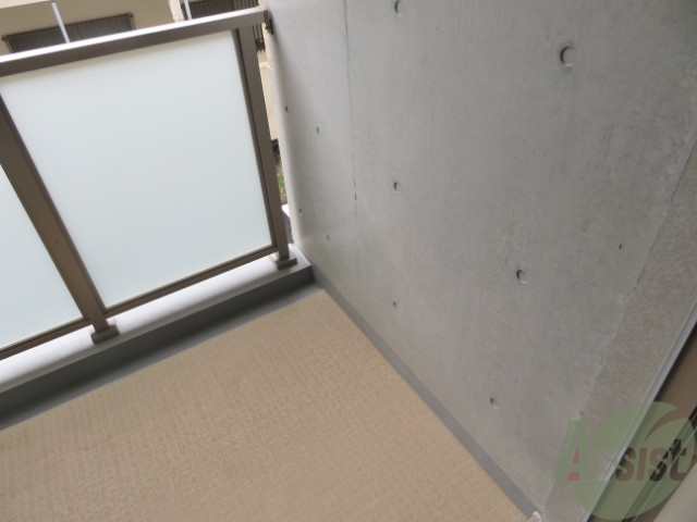 バルコニー　ワイドバルコニーです。洗濯物が捗りますね。
