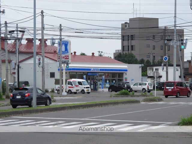 コンビニ　ローソン（コンビニ）まで179m
