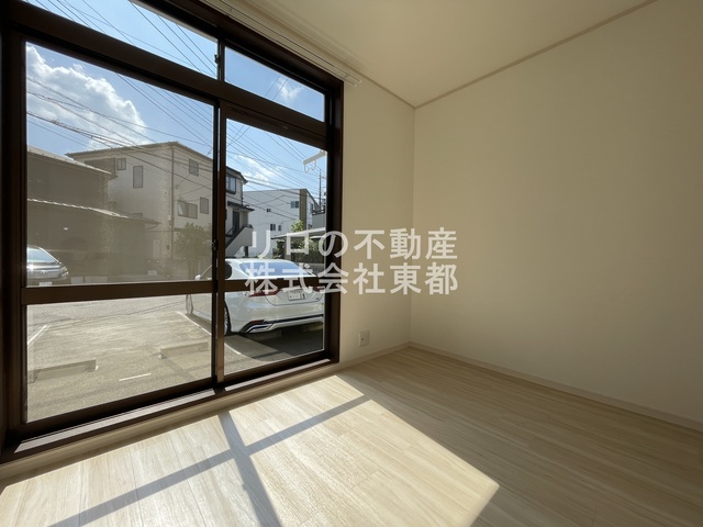 その他部屋・スペース　室内は落ち着いたぬくもりのあるフローリングです☆