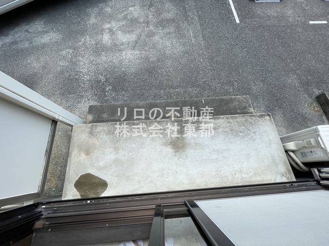 バルコニー　お天気のいい日は外干しもできますね！！