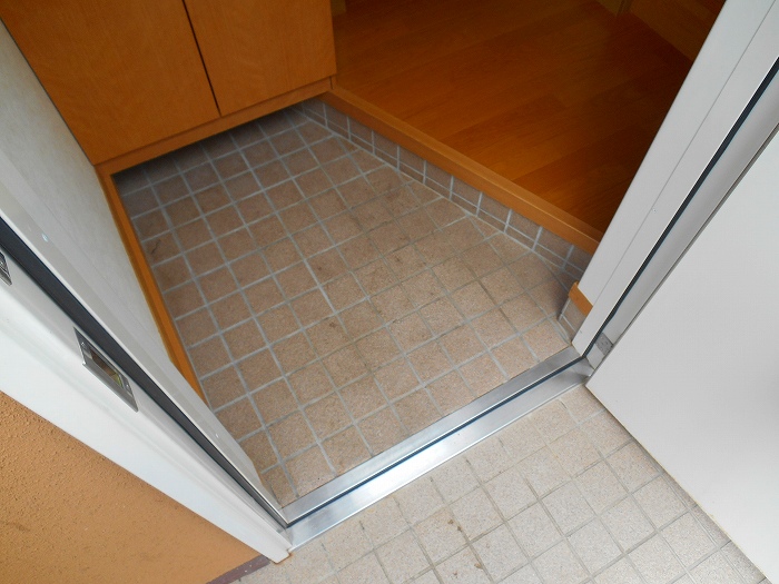 玄関　同物件別部屋参考写真です