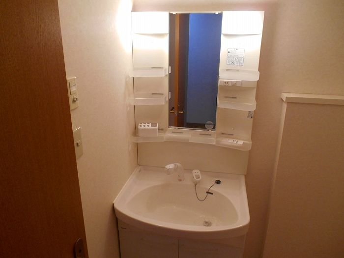 洗面設備　同物件別部屋参考写真です