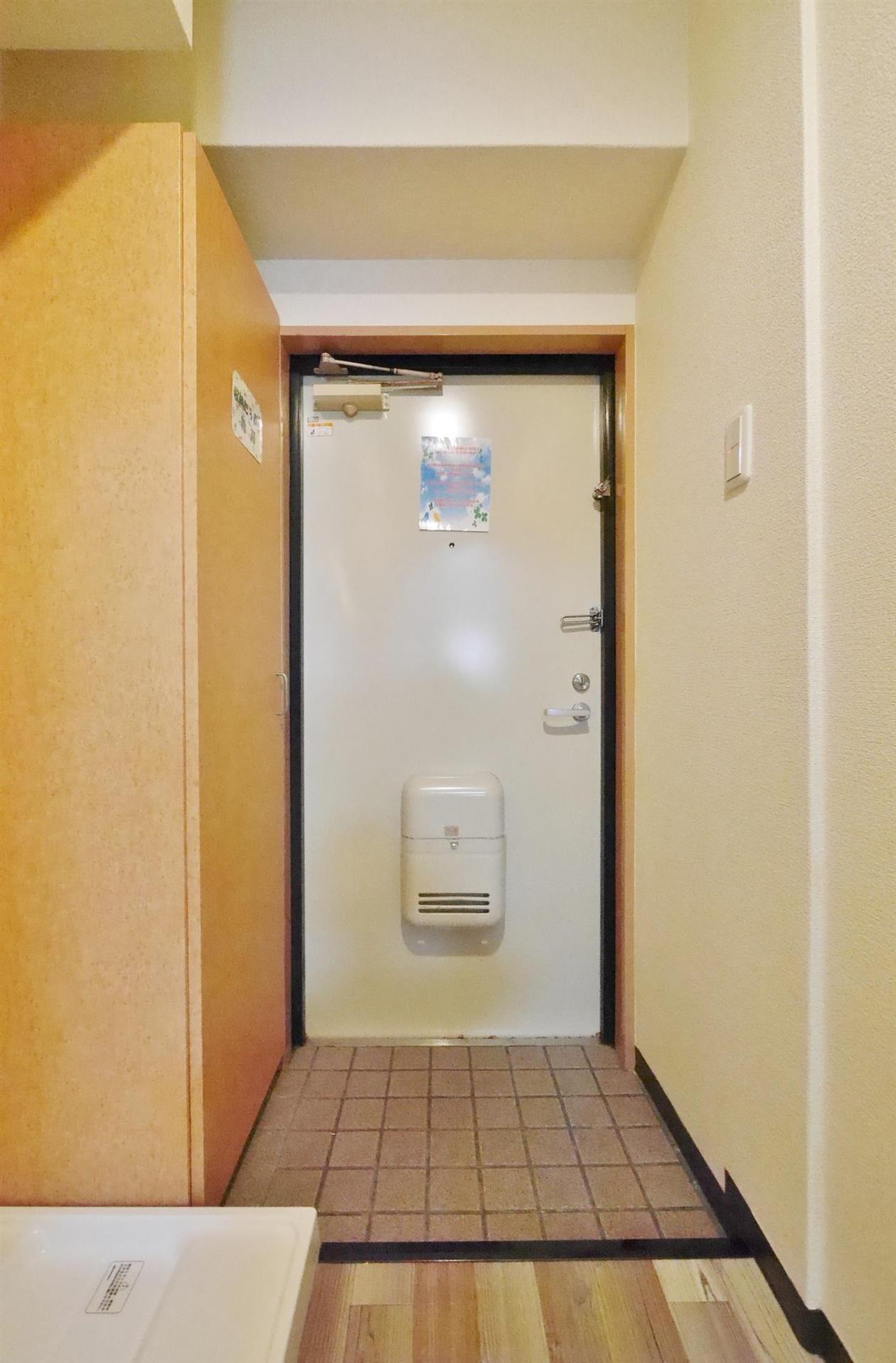 リファレンス片野の玄関写真