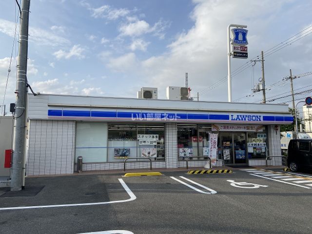 コンビニ　ローソン 東大阪花園桜通り店（コンビニ）まで827m