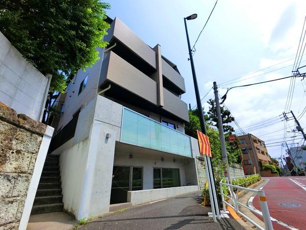 東京メトロ日比谷線 広尾駅 徒歩8分 築10年