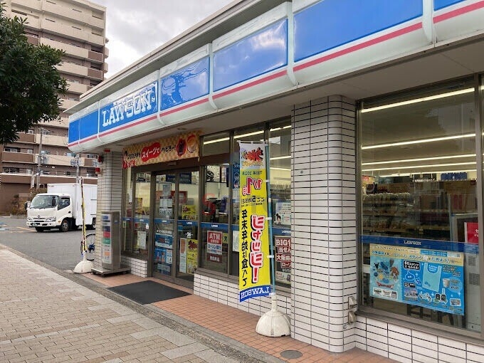 コンビニ　ローソン 吹田江の木町店（コンビニ）まで689m