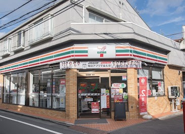 コンビニ　セブンイレブン世田谷三宿2丁目店（コンビニ）まで282m