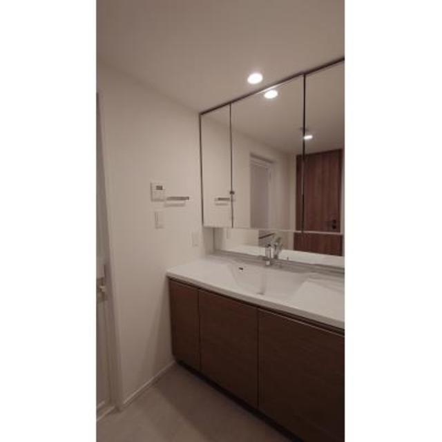 洗面設備　※写真は同タイプ住戸です。