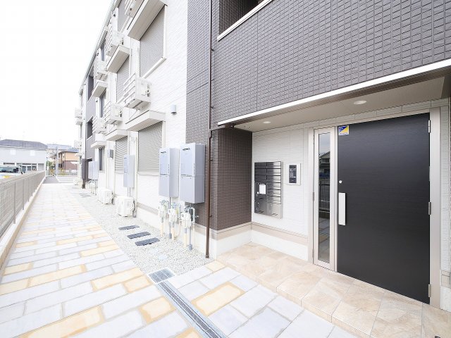 エントランス　清潔なエントランスです