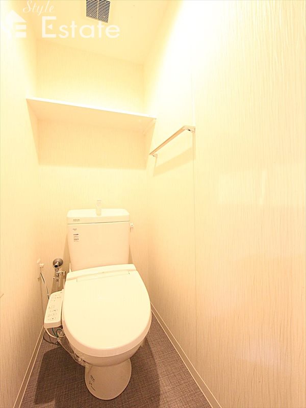 地下鉄東山線 亀島駅 徒歩5分 8階建 築8年のトイレ写真