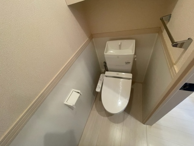 トイレ　温水洗浄暖房便座付き