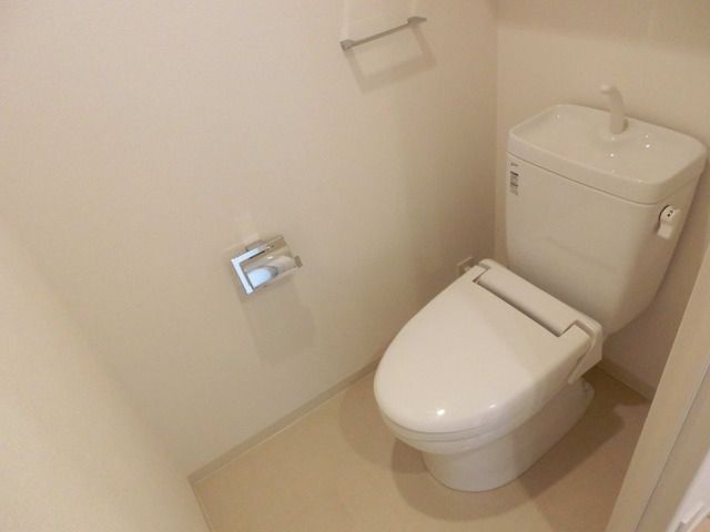 ＪＲ山手線 大塚駅 徒歩7分 11階建 築17年のトイレ写真